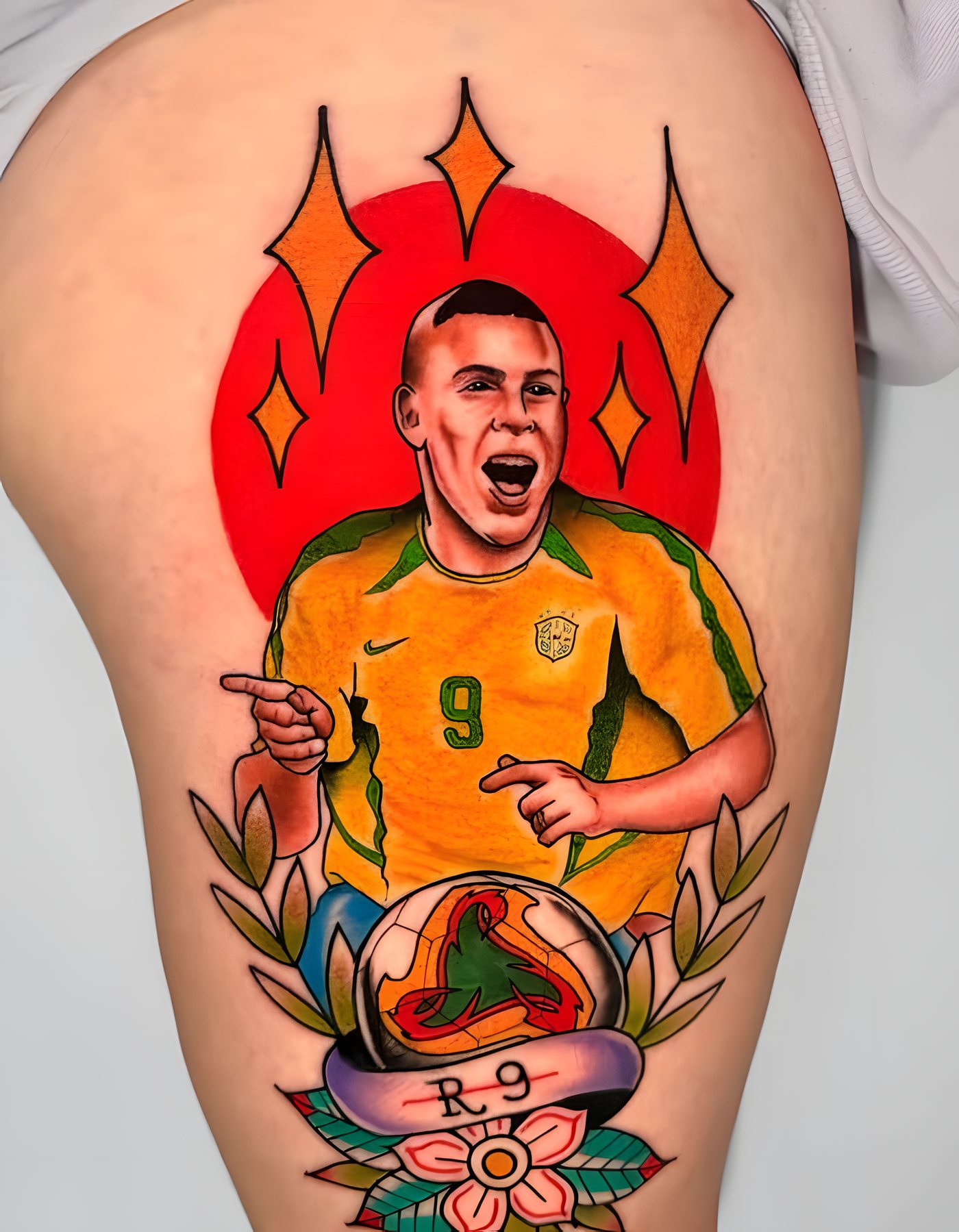 Tatuagem Fenômeno, retrato do Ronaldo em old school colorido